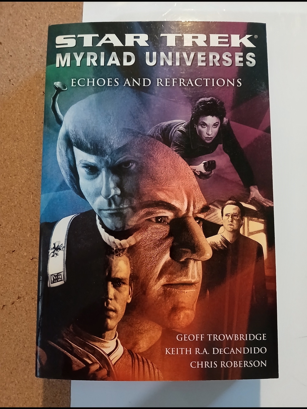Star Trek Myriad Universes: Echoes and Refractions - Multicolor Cover